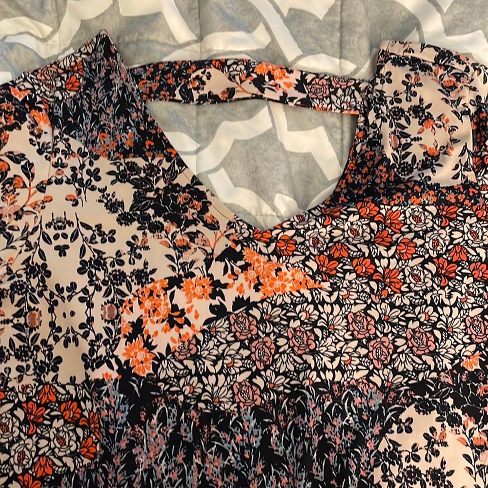 Like New Floral 70’s Design Long Sleeve Dress